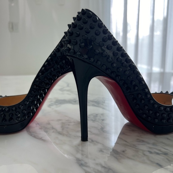 Beautiful Fashion authentic CL heels✨ - Picture 9 of 11